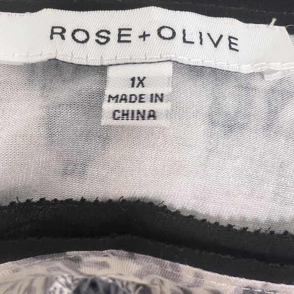 Rose + Olive women’s 1X Blouse - Picture 4 of 4